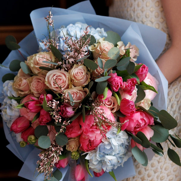 Букет гортензій, півоній та тюльпанів Прекрасний ранок