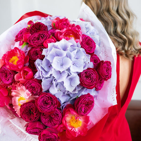 Букет з півоніями та гортензіями Марія Тереза