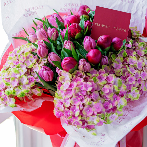 Букет з тюльпанами та гортензіями Відвертість