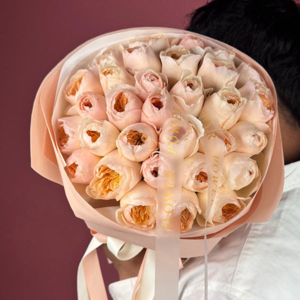 Букет персикових садових троянд Абрикосова Вуаль